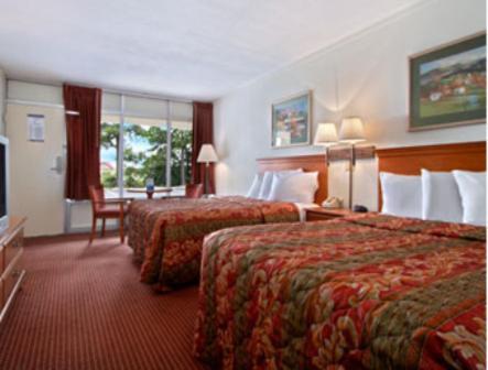 Garden Inn Fredricksburg South فريدريكسبيرغ الغرفة الصورة
