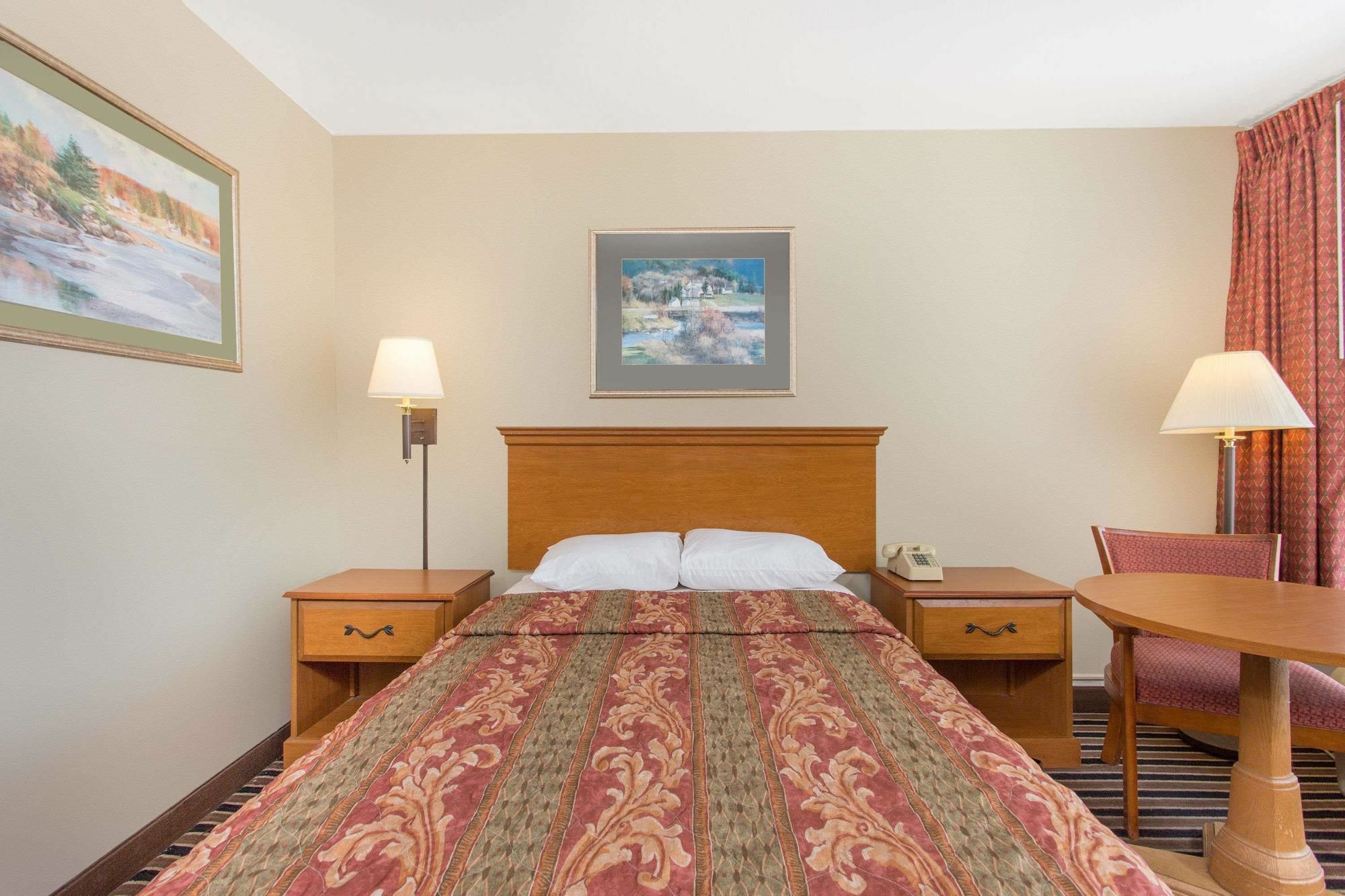 Garden Inn Fredricksburg South فريدريكسبيرغ المظهر الخارجي الصورة