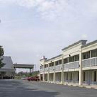 Garden Inn Fredricksburg South فريدريكسبيرغ المظهر الخارجي الصورة